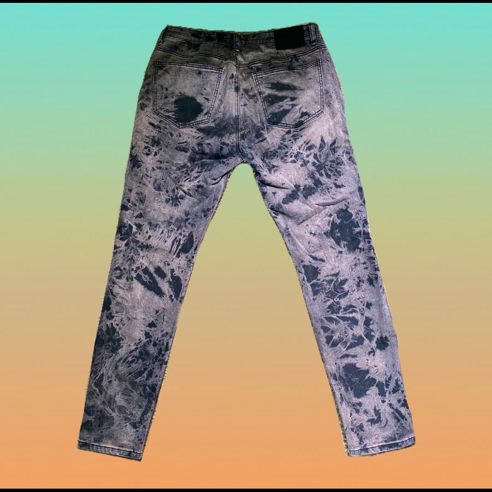 Acid wash jeans